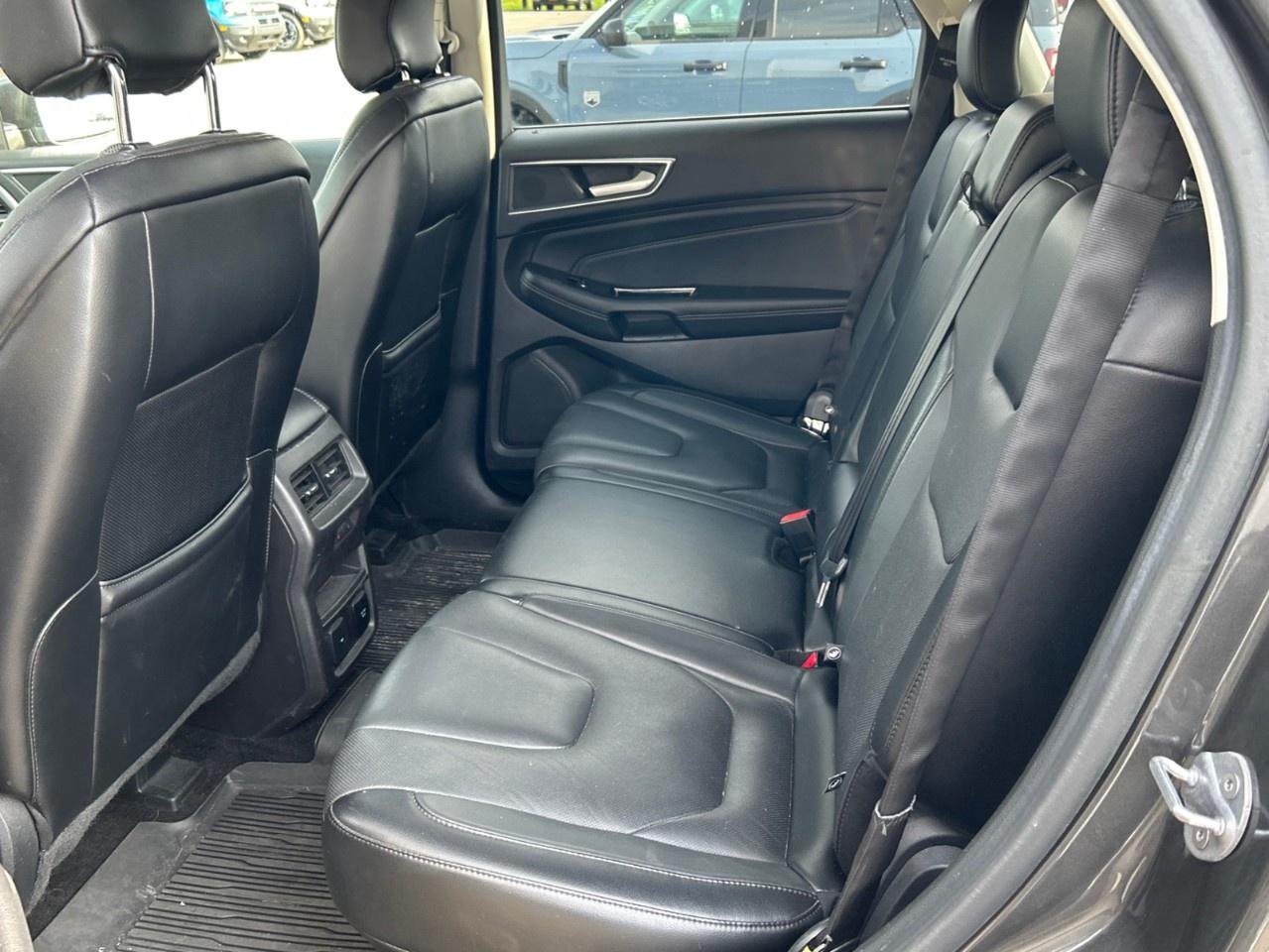 2018 Ford Edge TITANIUM FWD Photo