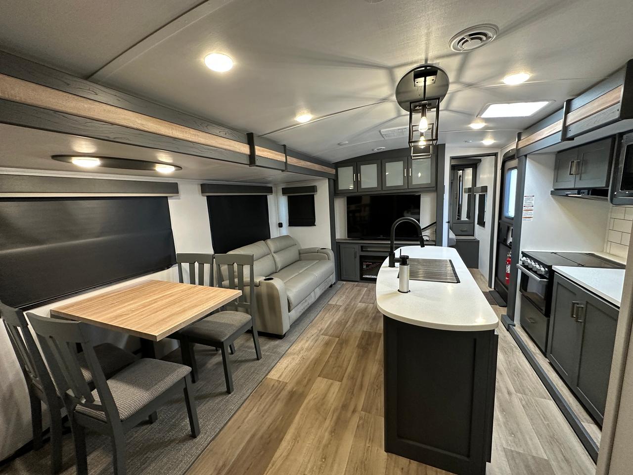 2023 Keystone RV Bullet Premier 26RBPR 
