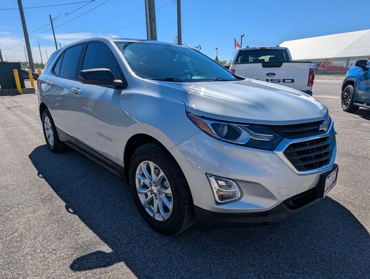 2021 Chevrolet Equinox LS WITH APPLE CARPLAY!! Photo