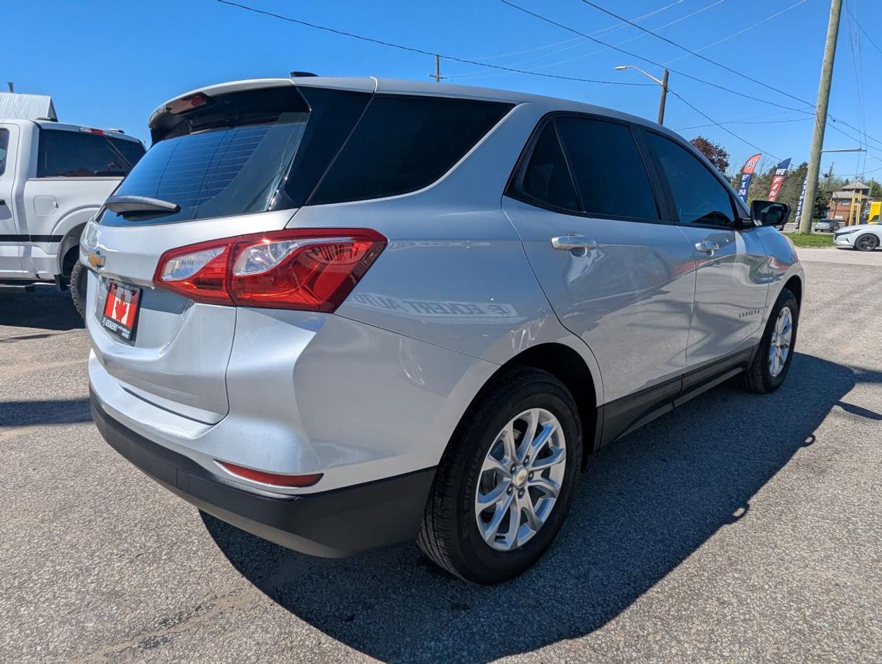 2021 Chevrolet Equinox LS WITH APPLE CARPLAY!! Photo