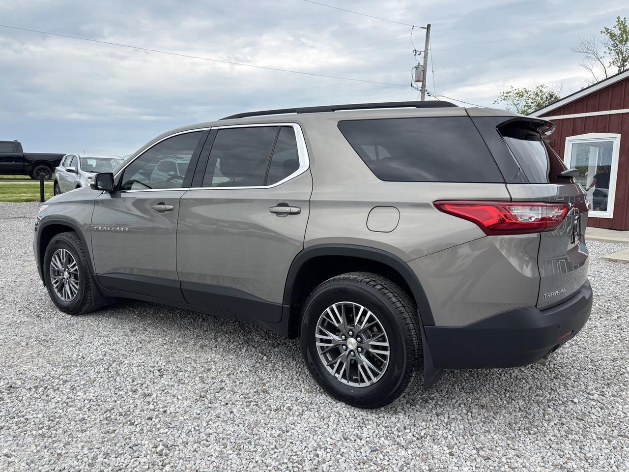 2019 Chevrolet Traverse LT Cloth AWD Photo2