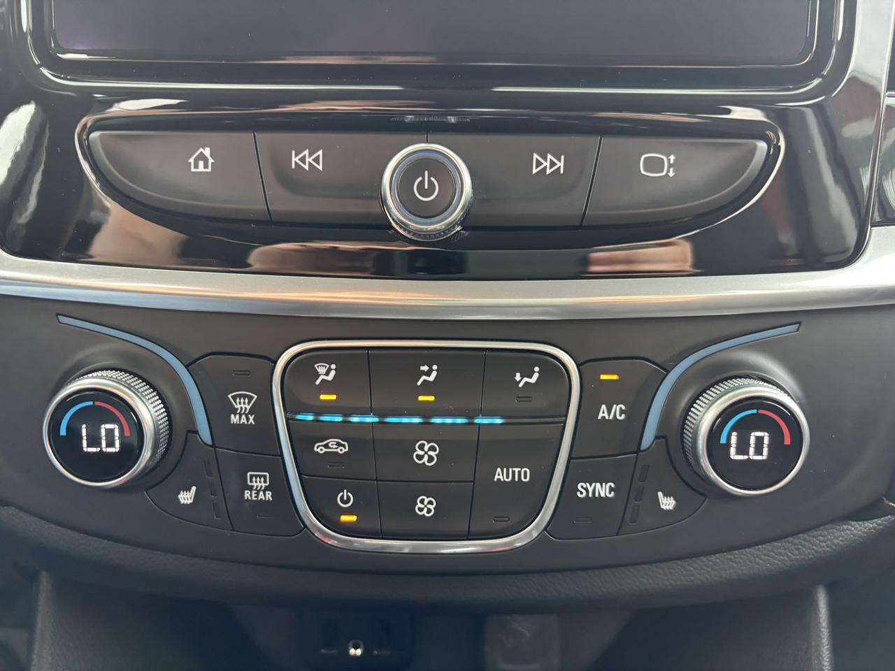2019 Chevrolet Traverse LT Cloth AWD Photo
