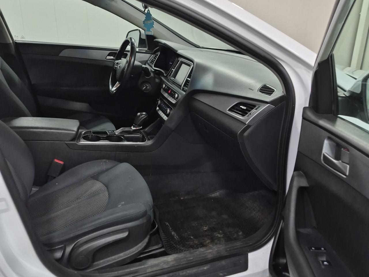 2018 Hyundai Sonata GL Photo