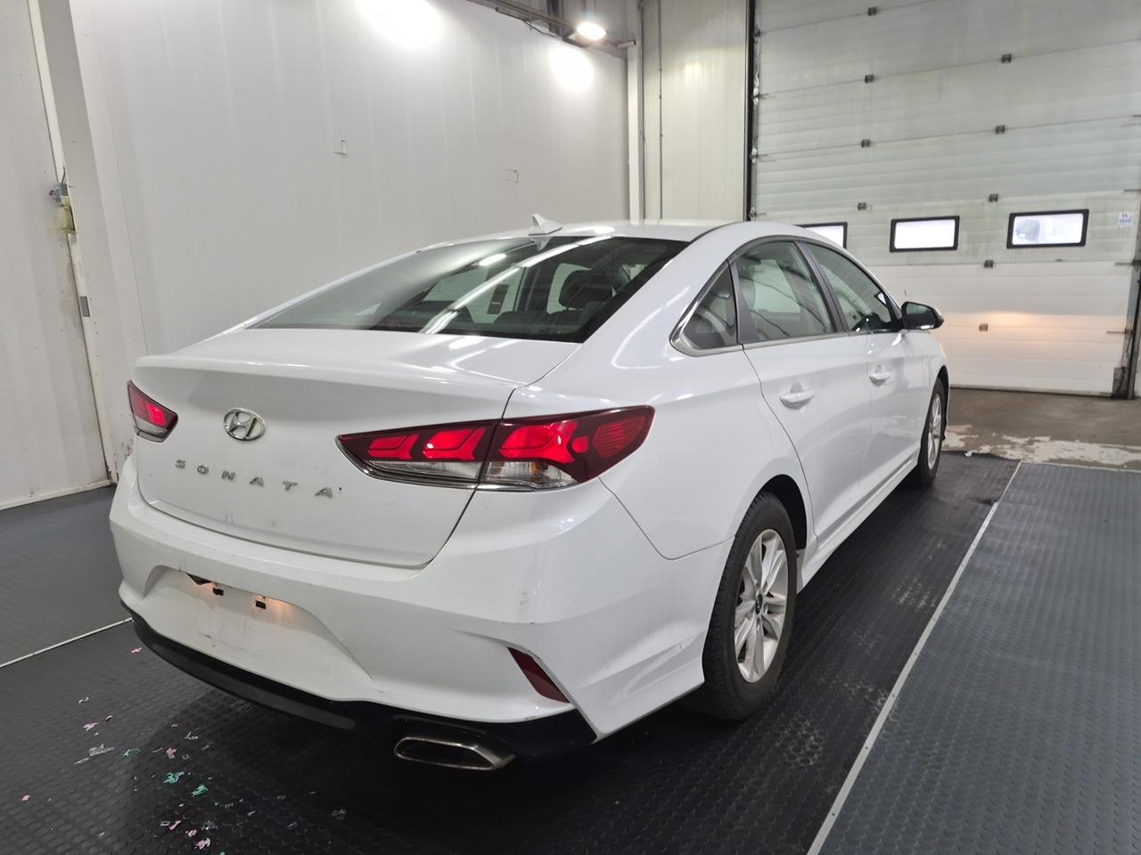2018 Hyundai Sonata GL Photo