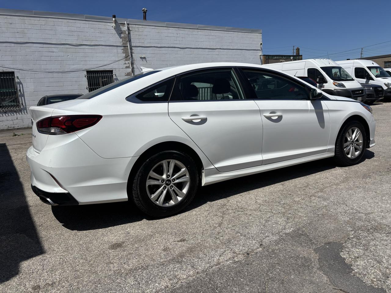 2018 Hyundai Sonata GL - Photo #4