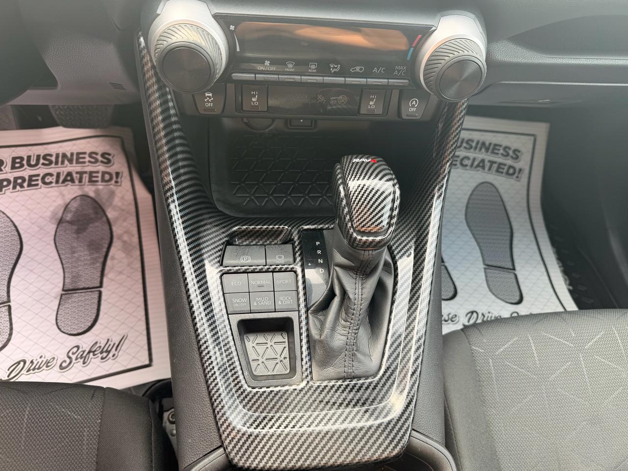 2022 Toyota RAV4 LE Photo