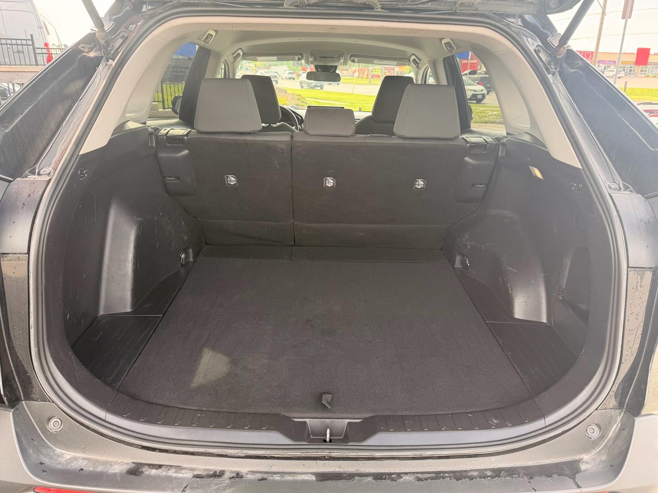 2022 Toyota RAV4 LE Photo