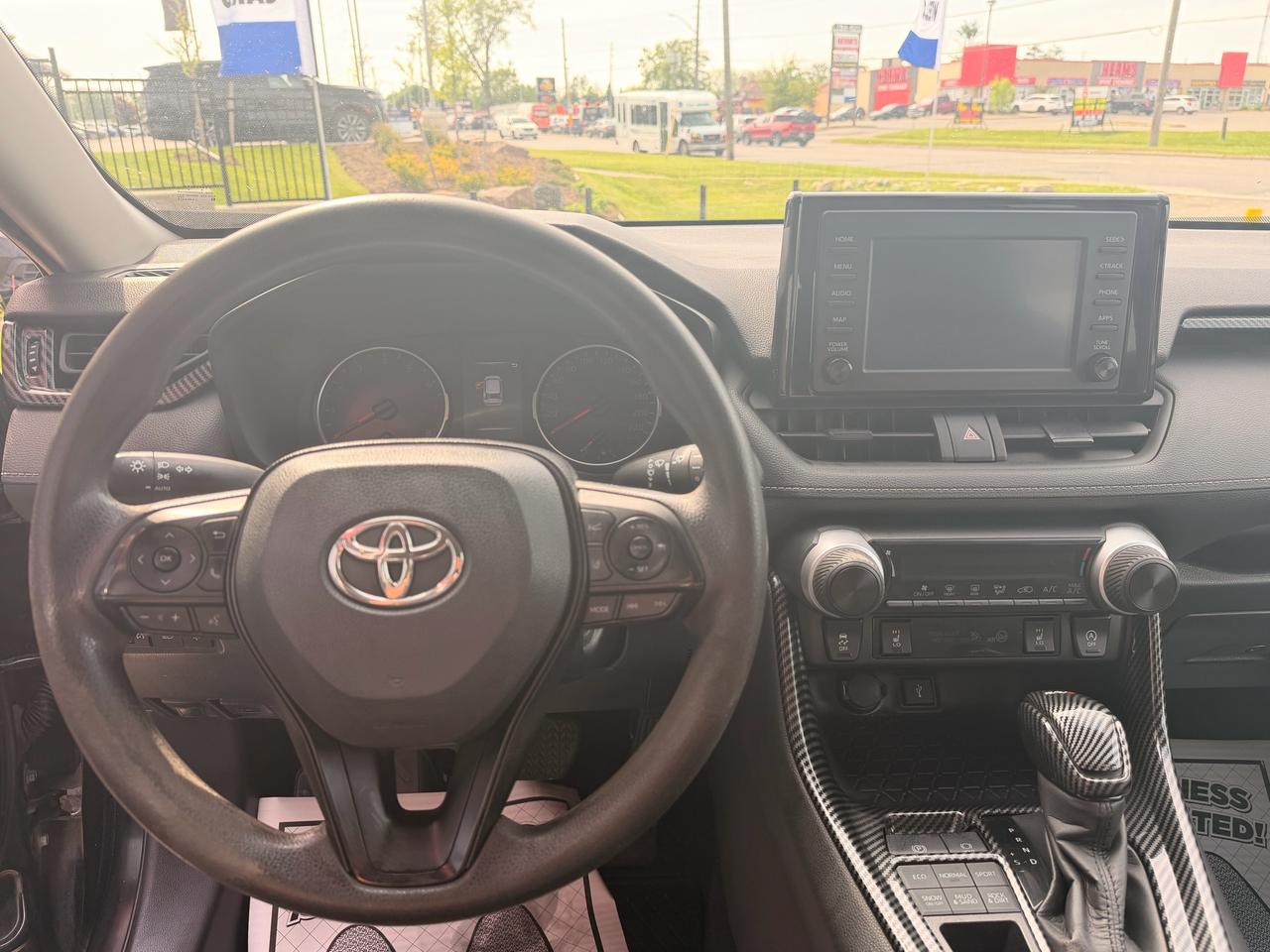 2022 Toyota RAV4 LE Photo