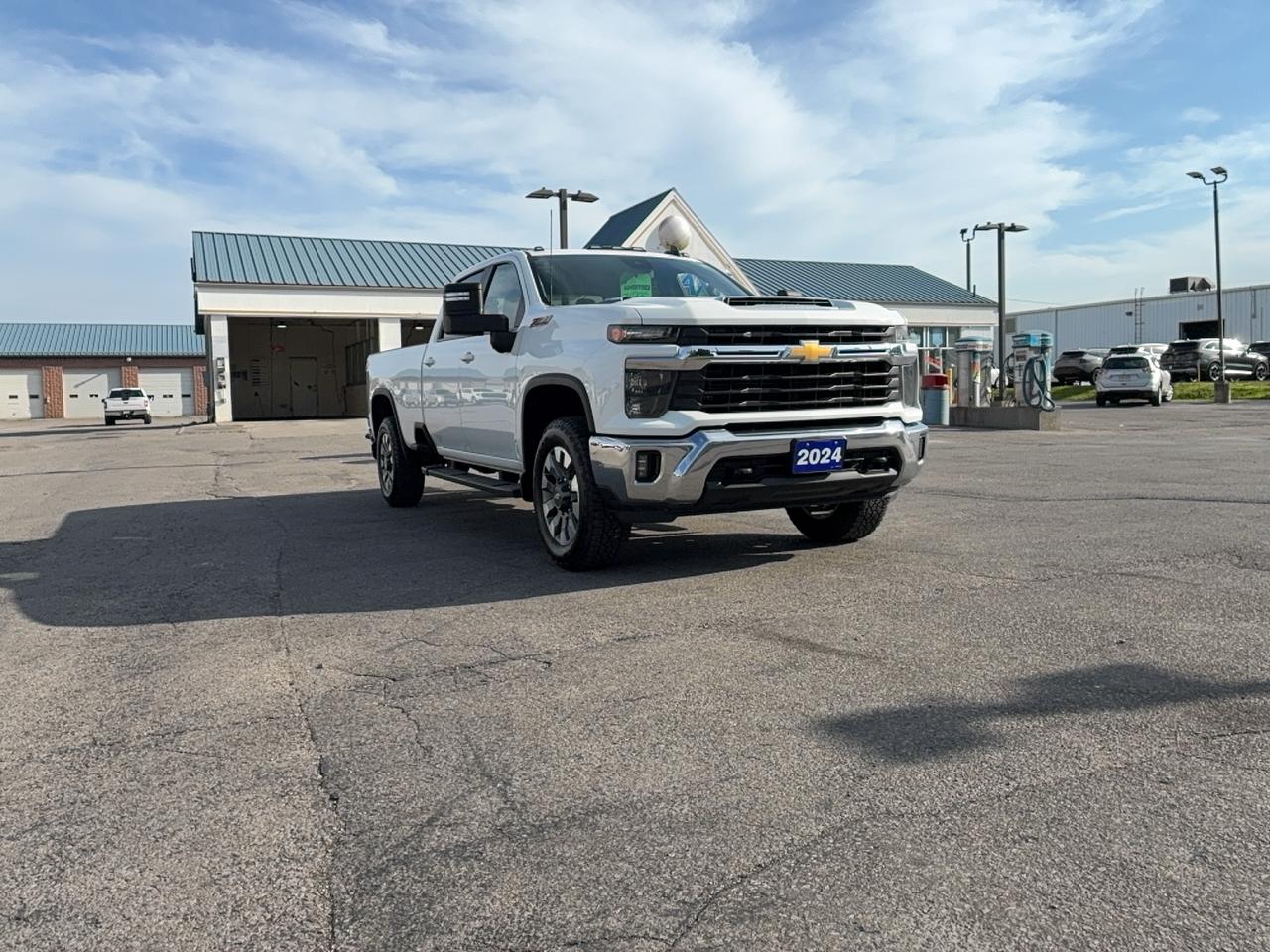 2024 Chevrolet Silverado 2500 HD LT Z71 4WD CrewCab 6.6L8cylDuramaxDiesel 8ftBox Photo