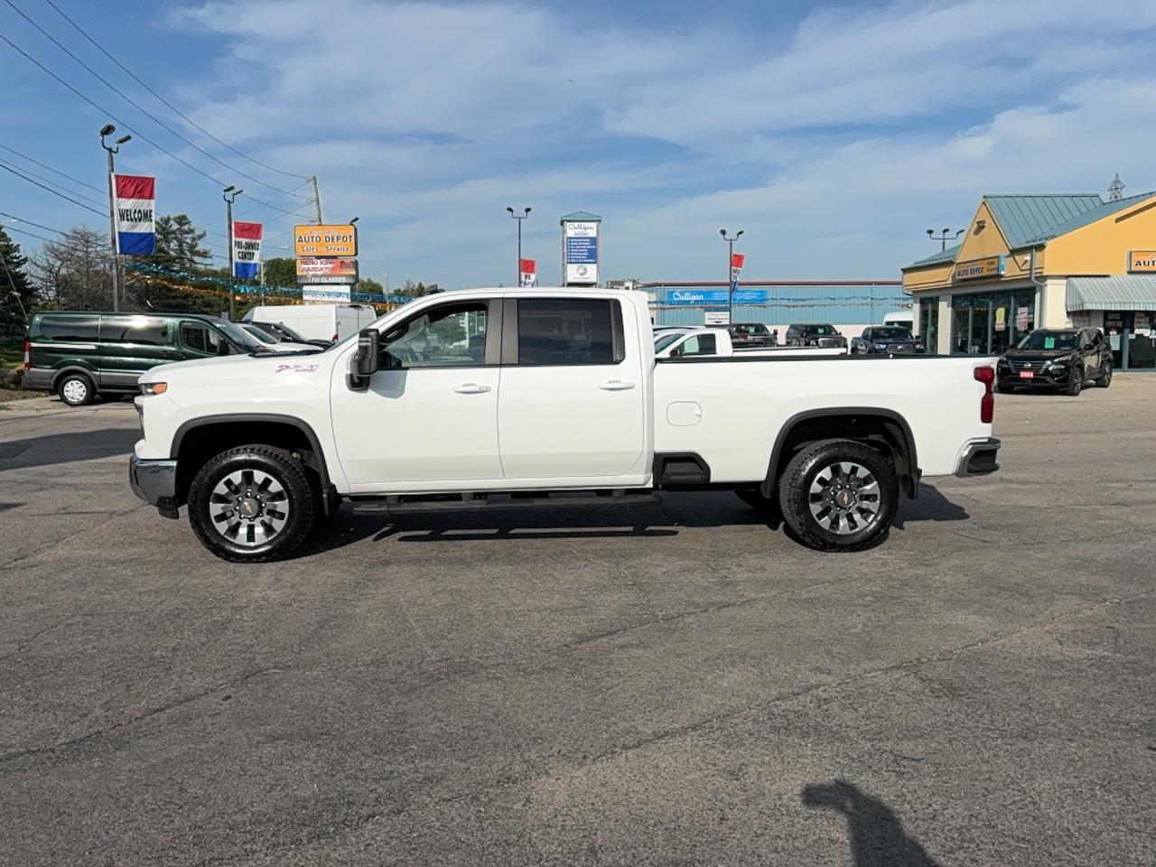 2024 Chevrolet Silverado 2500 HD LT Z71 4WD CrewCab 6.6L8cylDuramaxDiesel 8ftBox Photo