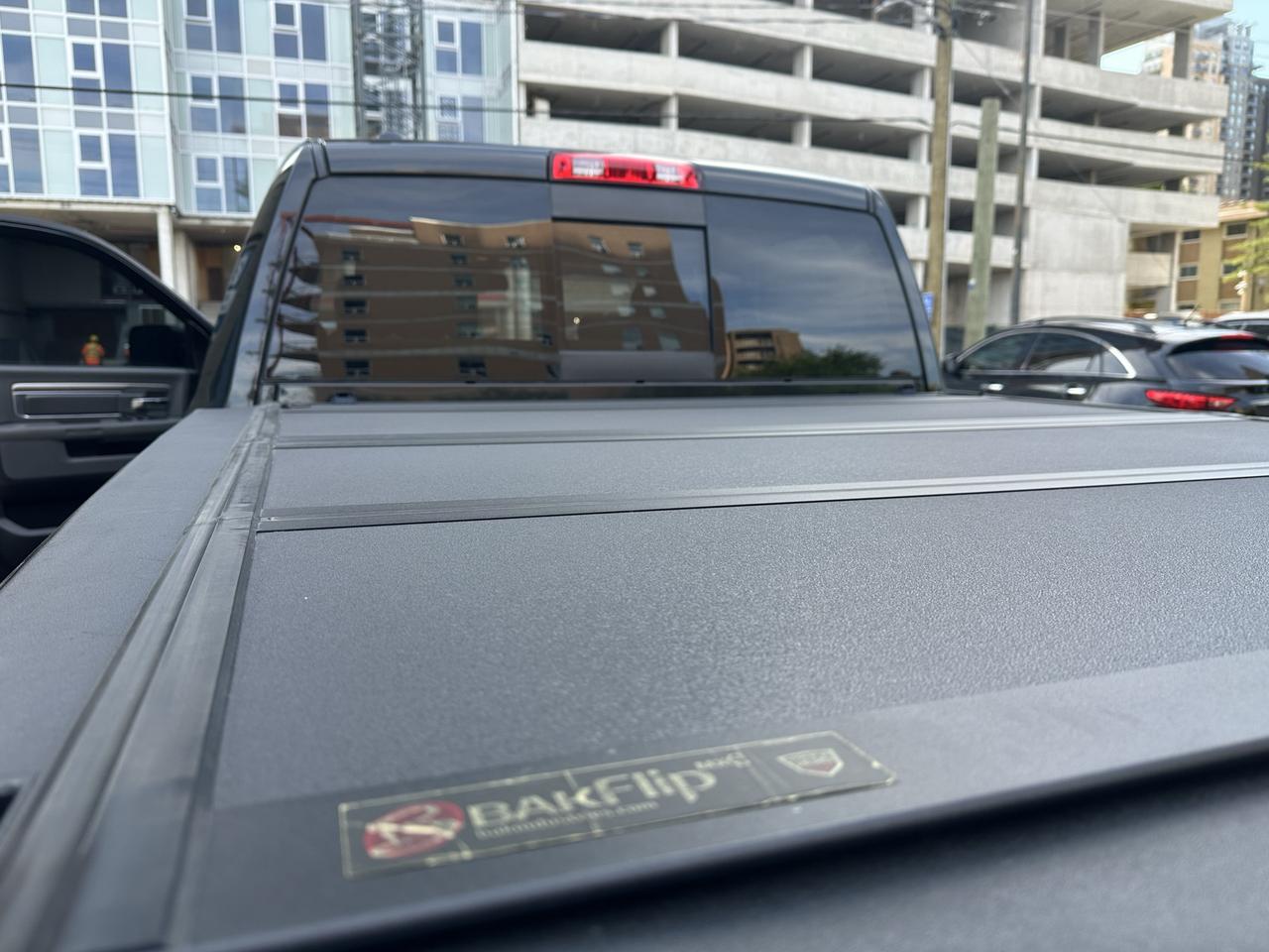 2015 RAM 1500 4WD CREW CAB 140.5" BIG HORN Photo4
