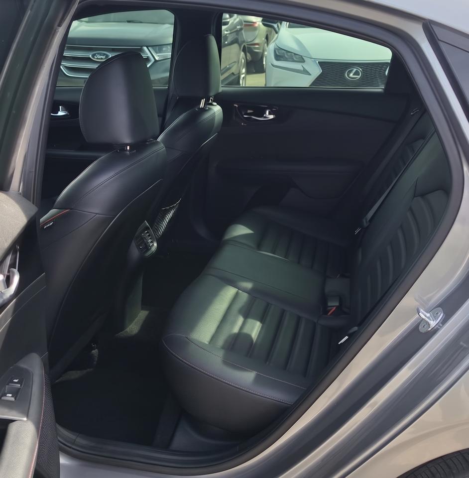 2021 Kia Forte GT / LIMITED / NO ACCIDENTS / ONE OWNER / LOADED Photo4