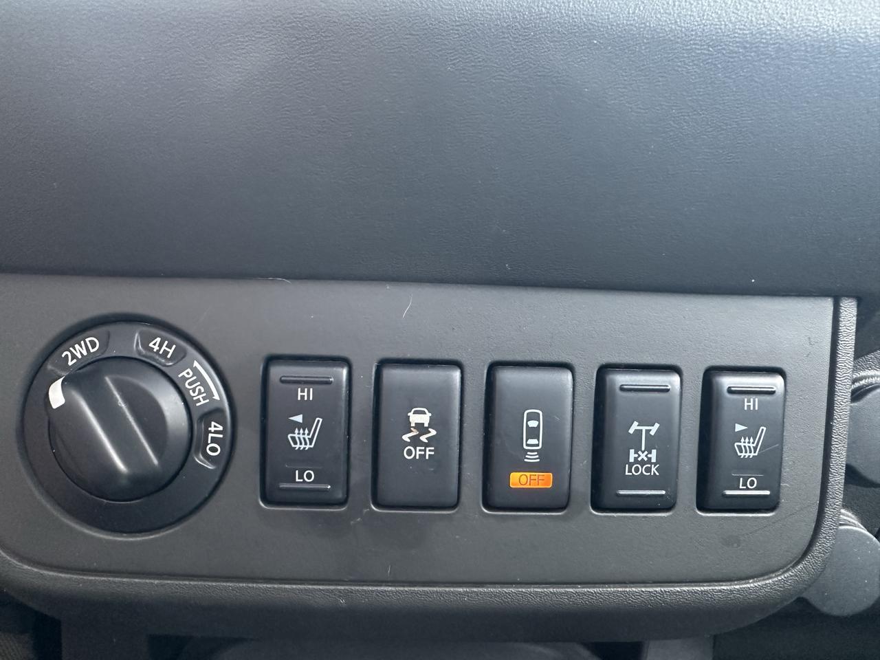 2014 Nissan Frontier 4WD CREW CAB SWB AUTO PRO-4X Photo