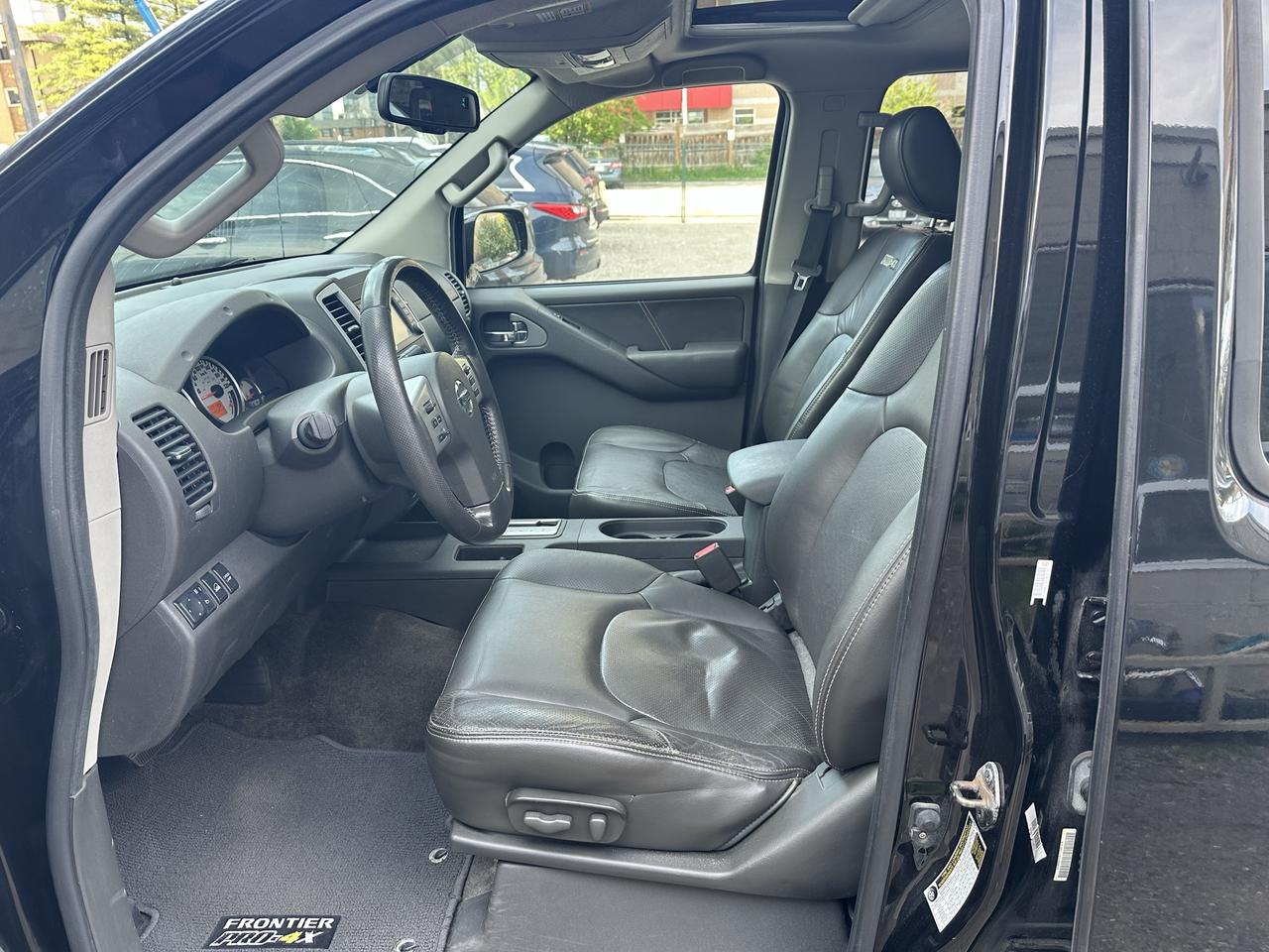 2014 Nissan Frontier 4WD CREW CAB SWB AUTO PRO-4X Photo