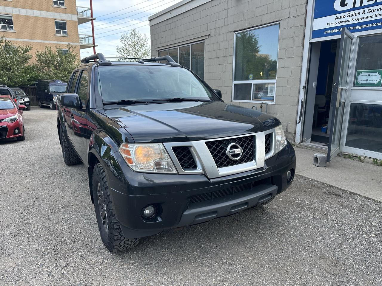 2014 Nissan Frontier 4WD CREW CAB SWB AUTO PRO-4X Photo