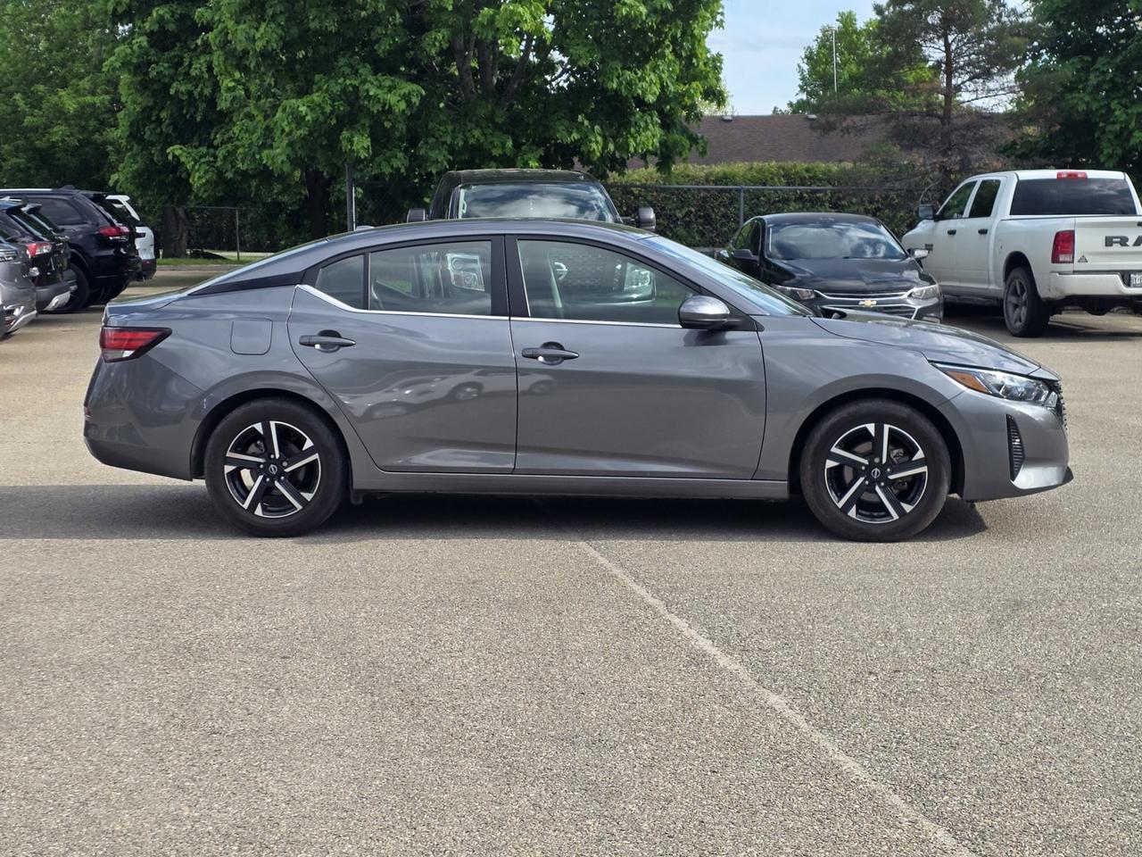 2024 Nissan Sentra SV Photo