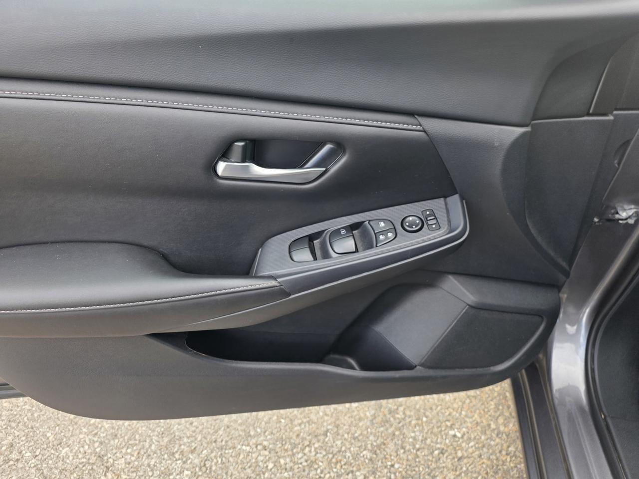 2024 Nissan Sentra SV Photo