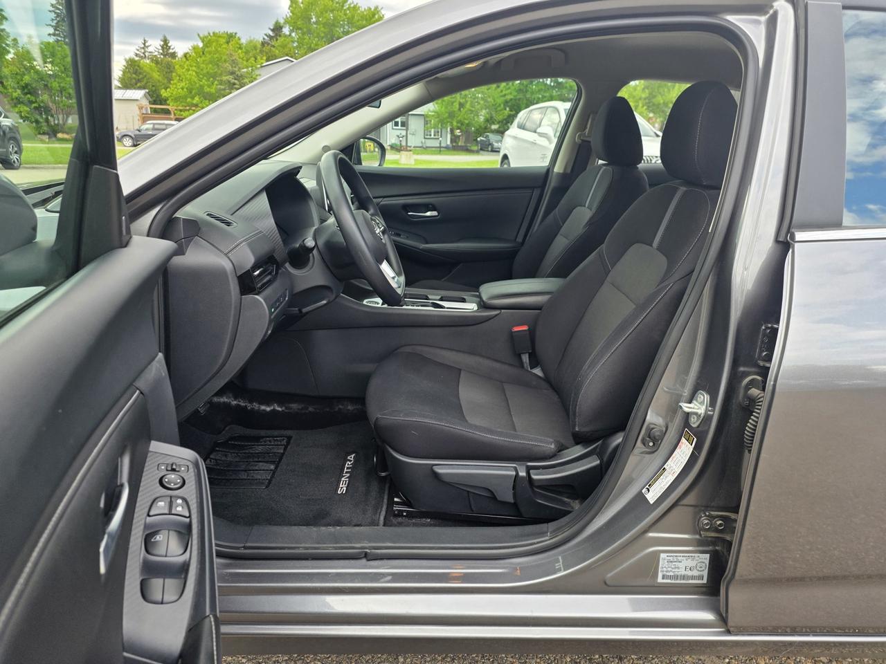 2024 Nissan Sentra SV Photo