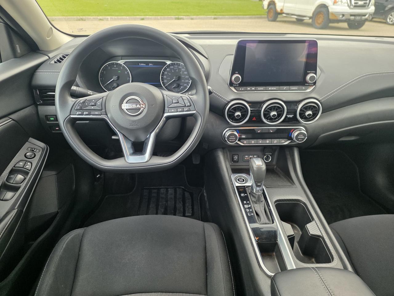 2024 Nissan Sentra SV Photo