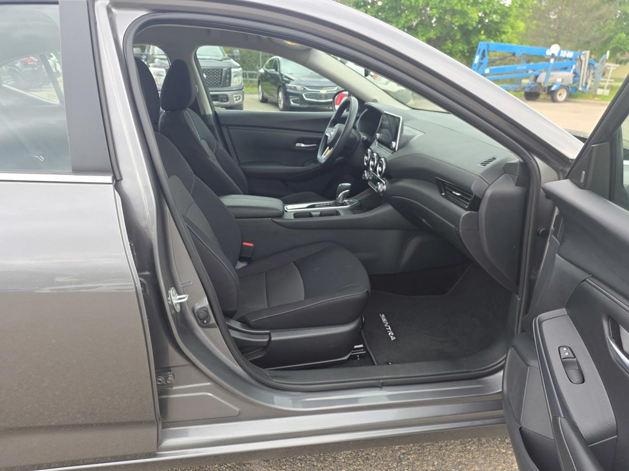2024 Nissan Sentra SV Photo