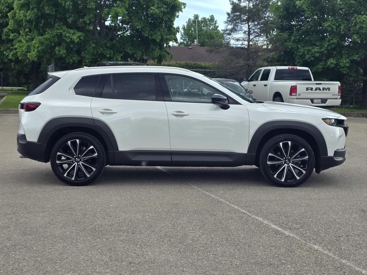 2024 Mazda CX-50 2.5 S Premium Photo3