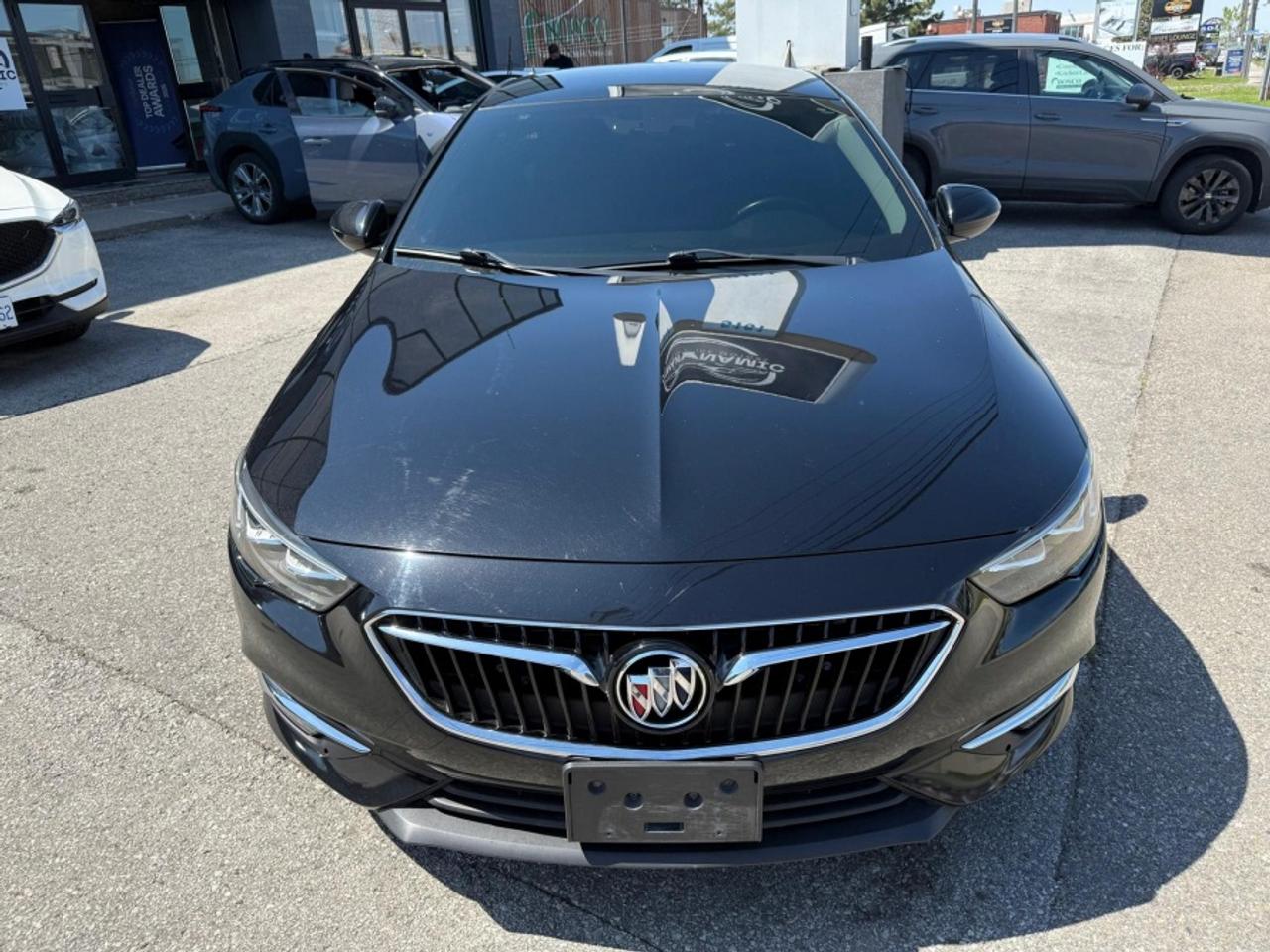 2019 Buick Regal Sportback ESSENCE /AWD /LEATHER /REAR CAM /LOW MILEAGE Photo