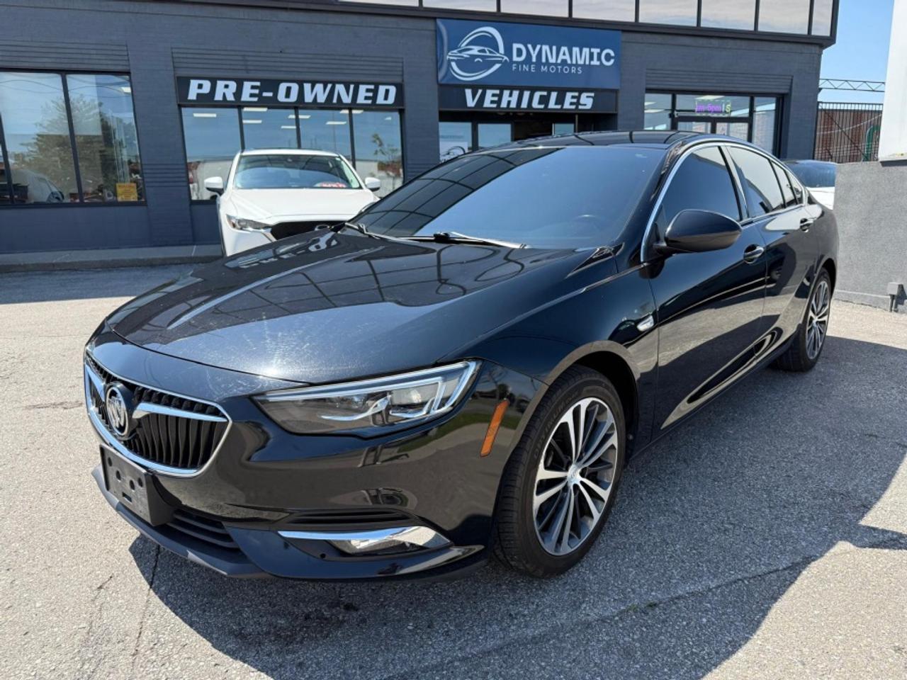 2019 Buick Regal Sportback ESSENCE /AWD /LEATHER /REAR CAM /LOW MILEAGE Photo