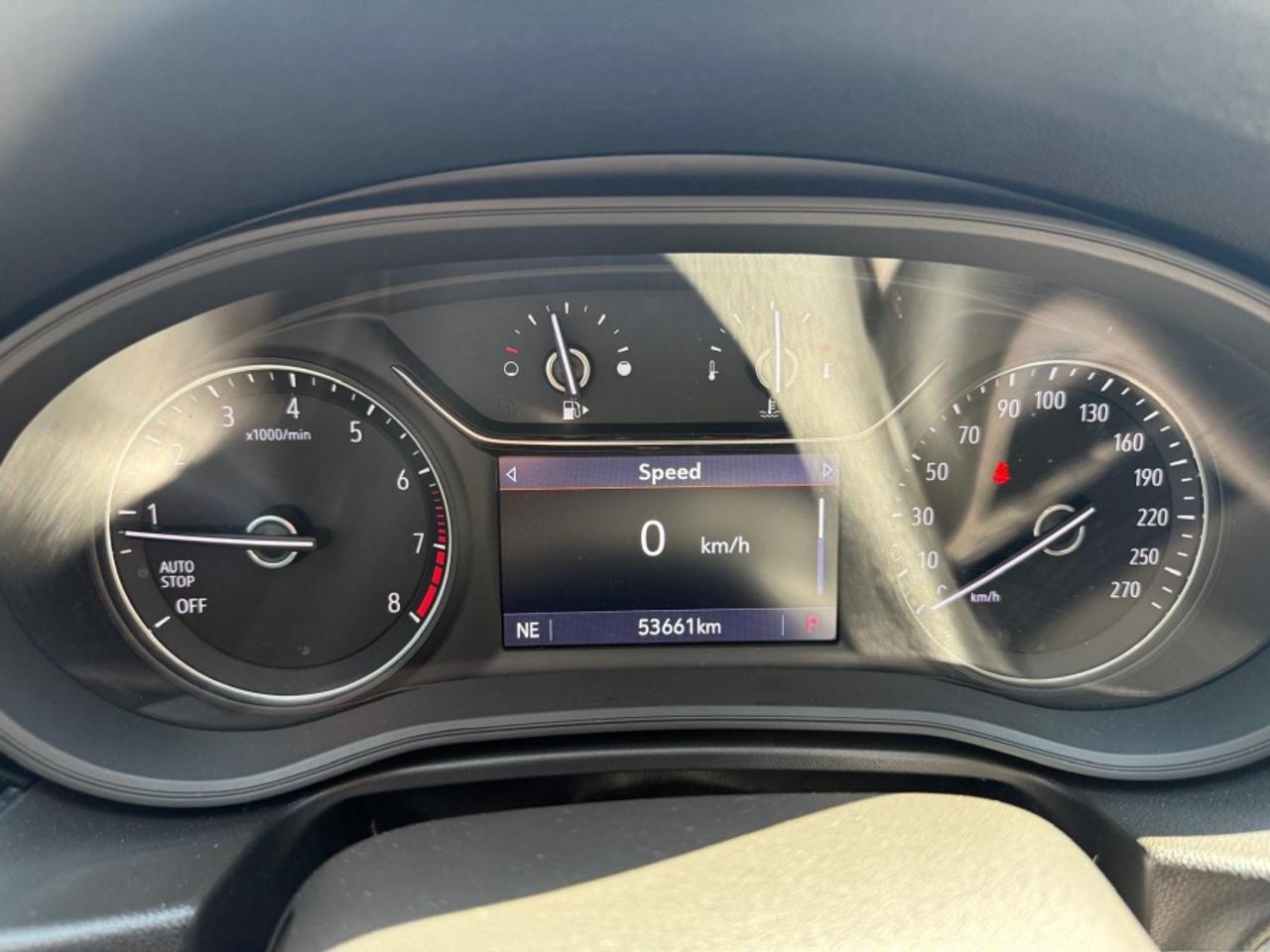 2019 Buick Regal Sportback ESSENCE /AWD /LEATHER /REAR CAM /LOW MILEAGE - Photo #17