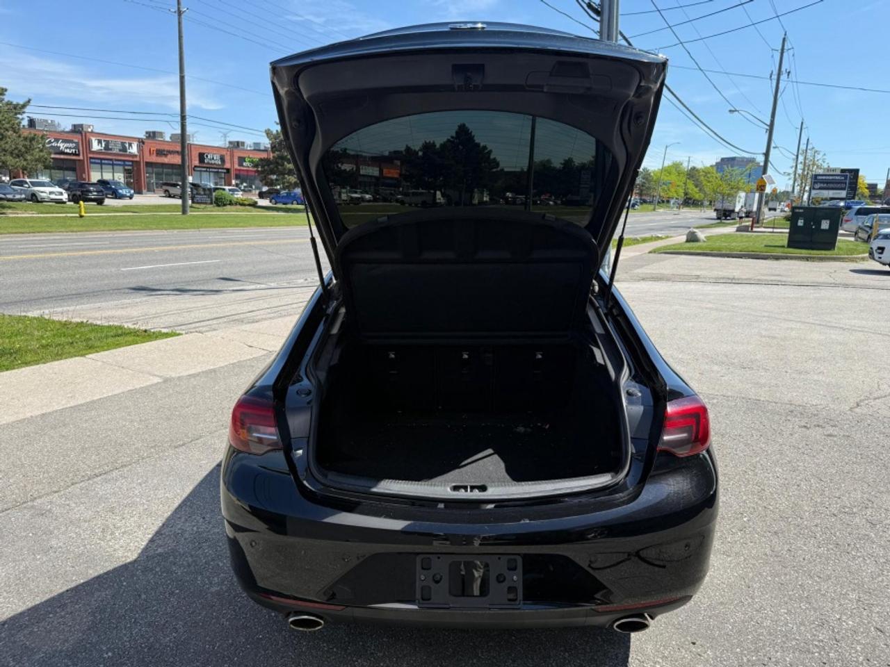 2019 Buick Regal Sportback ESSENCE /AWD /LEATHER /REAR CAM /LOW MILEAGE - Photo #21