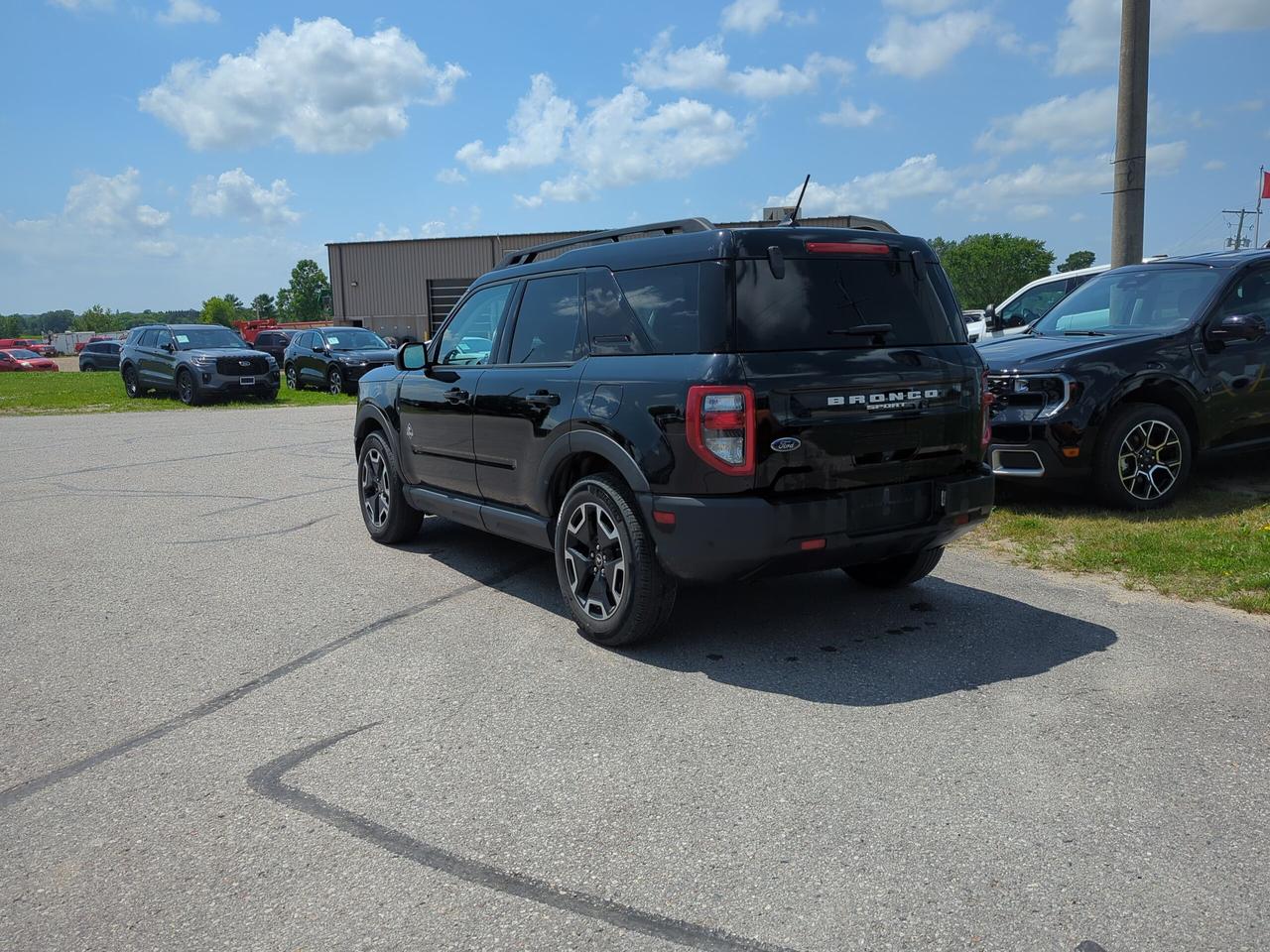 2022 Ford Bronco Sport Outer Banks 4x4 Photo3