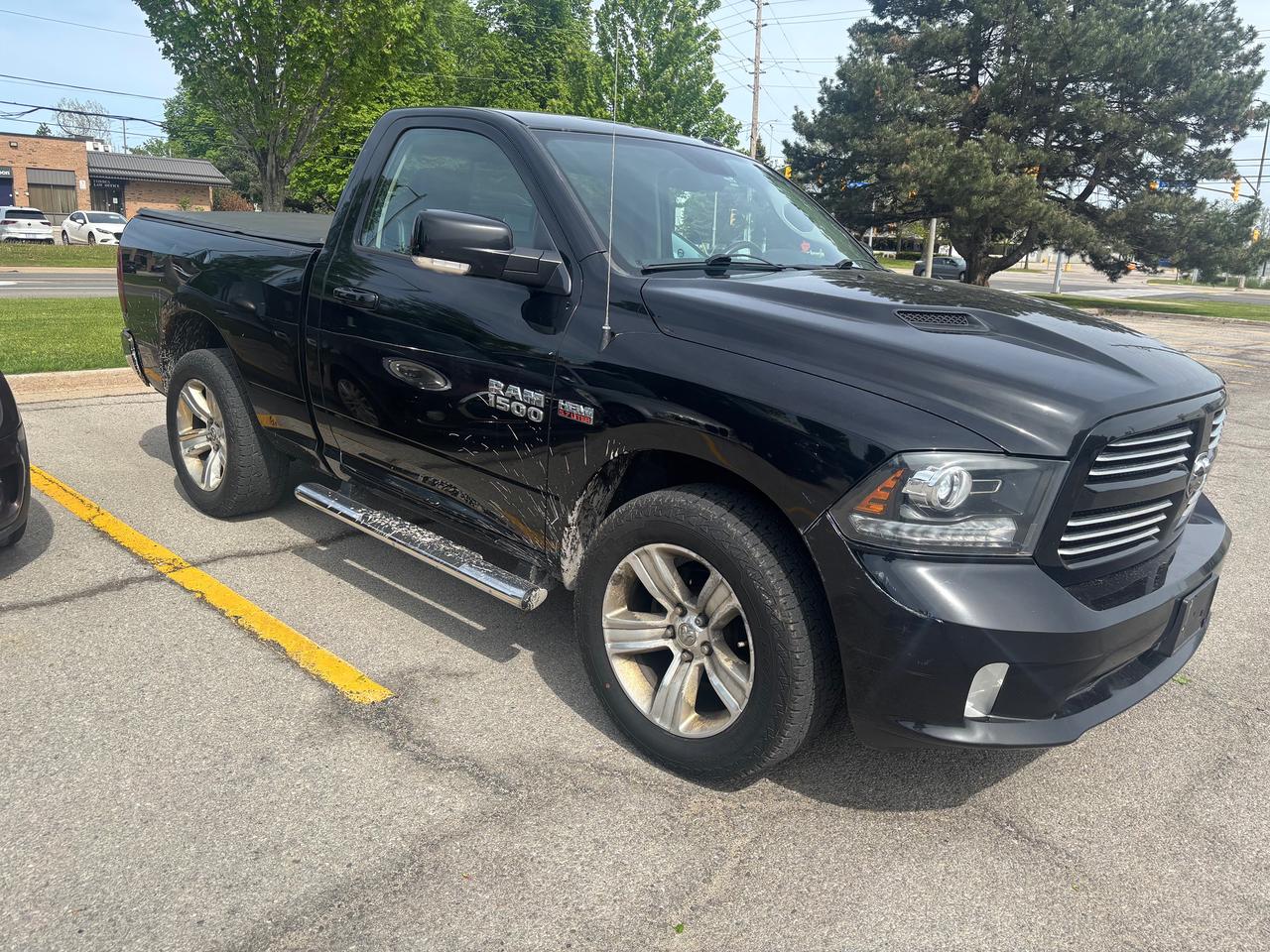 2015 RAM 1500 4WD REG CAB 120.5" SPORT Photo2