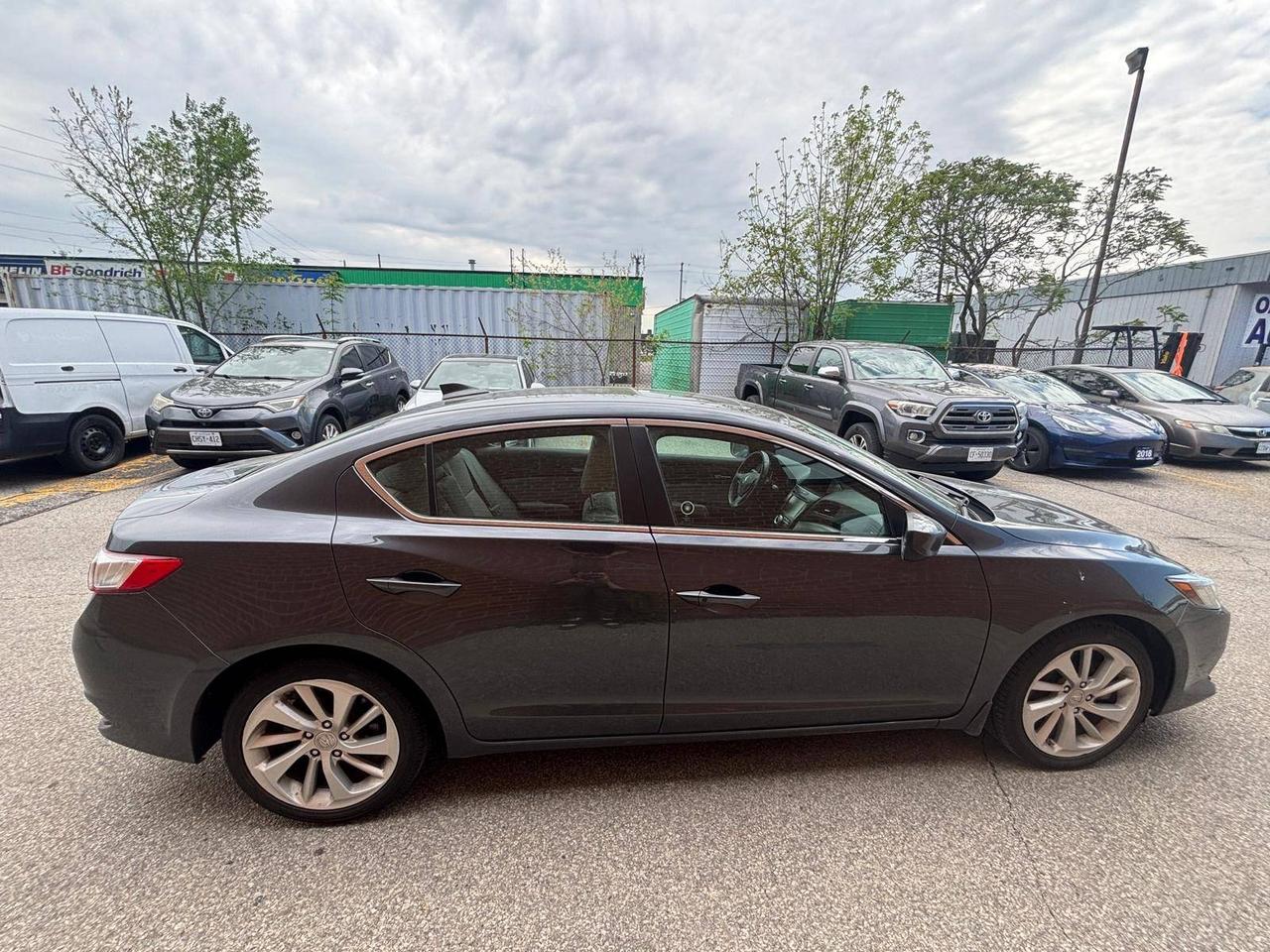 2016 Acura ILX 4dr Sdn Tech Pkg Photo