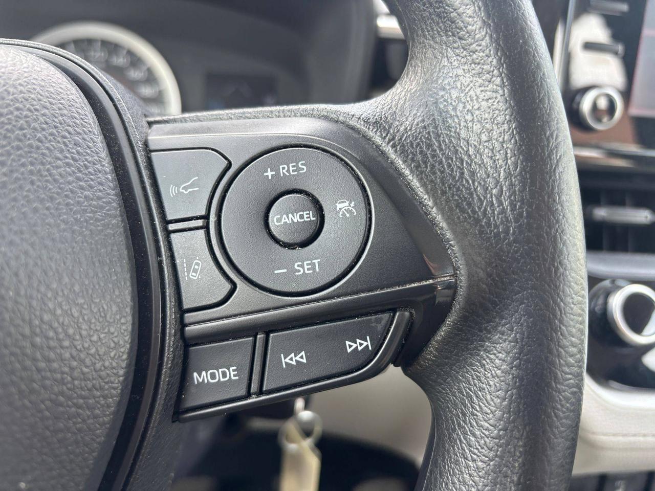 2022 Toyota Corolla Cross L AWD Photo