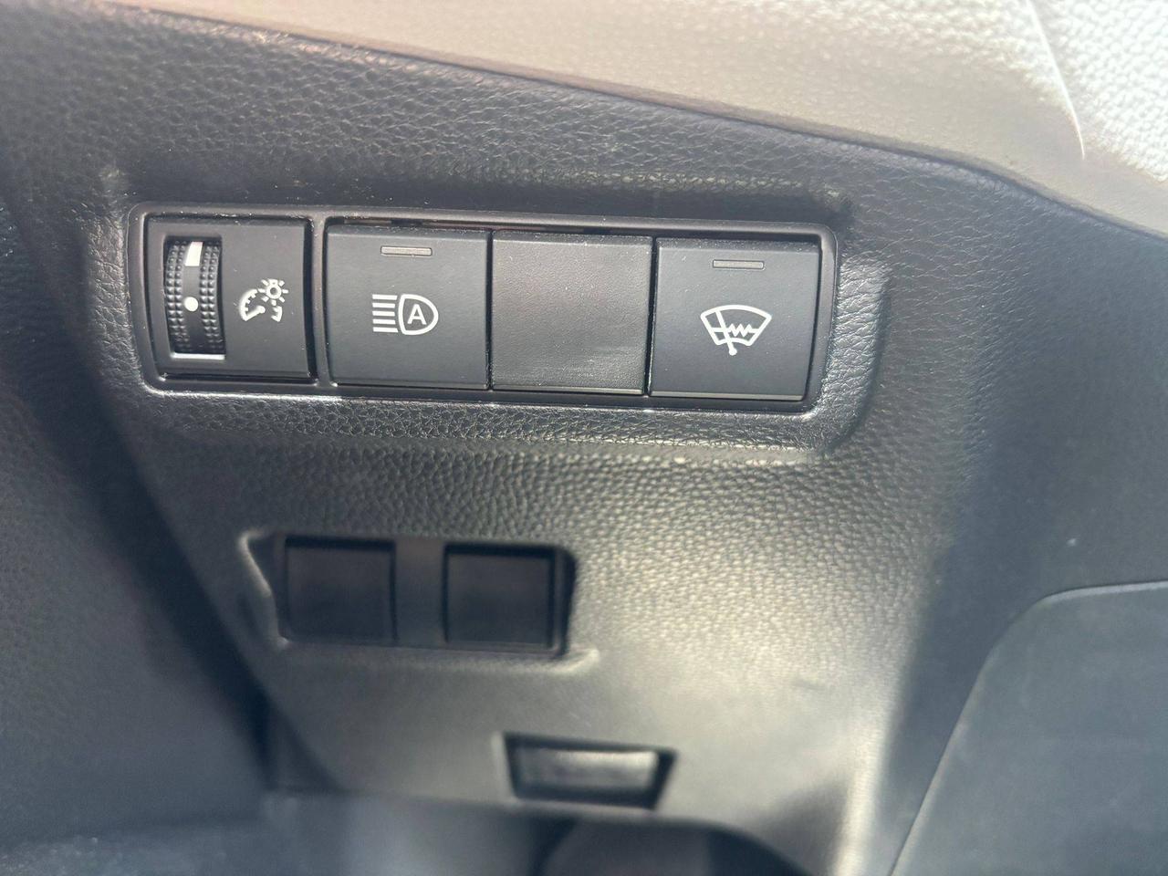2022 Toyota Corolla Cross L AWD Photo