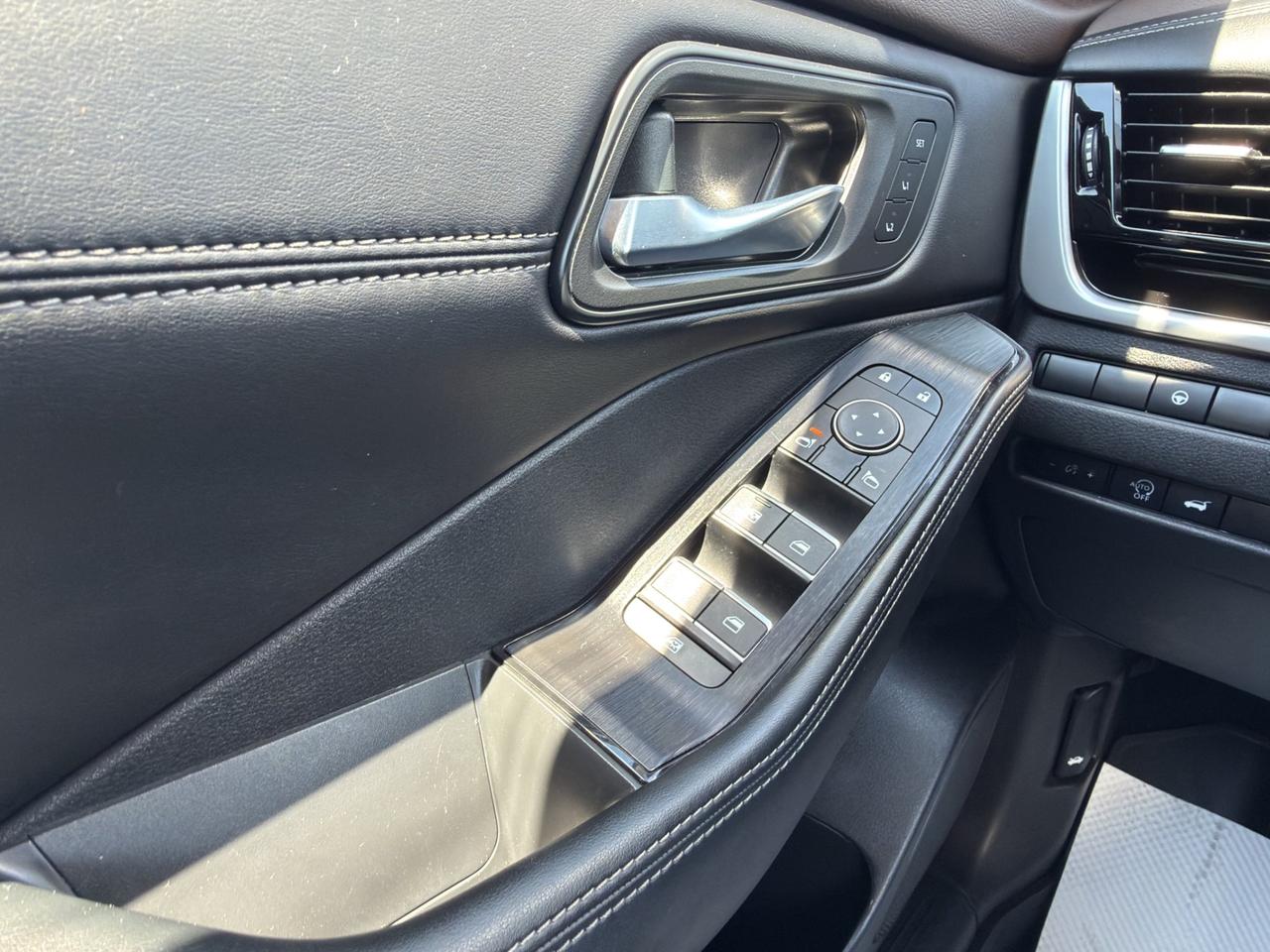 2023 Nissan Rogue AWD SL - Navigation System - One Owner Car !! Photo