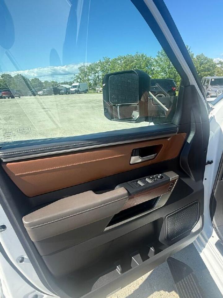 2026 Toyota Tundra CREWMAX PLATINUM/C Photo