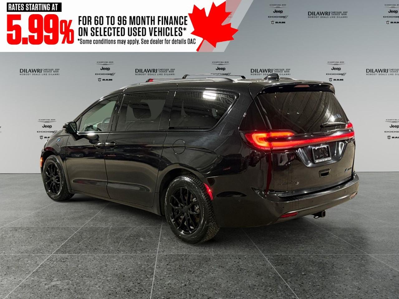 2022 Chrysler Pacifica Hybrid Limited 2WD Photo