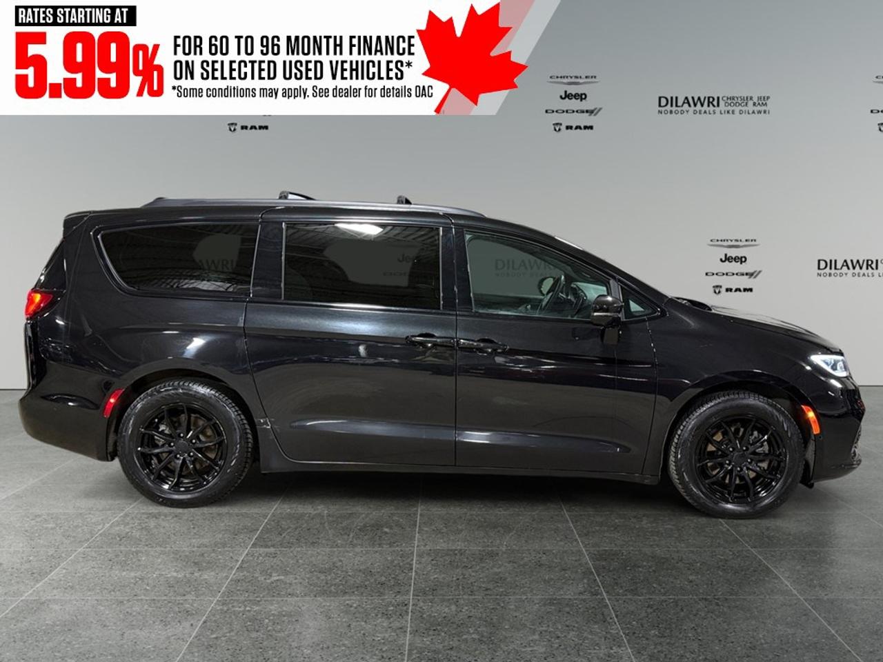 2022 Chrysler Pacifica Hybrid Limited 2WD Photo