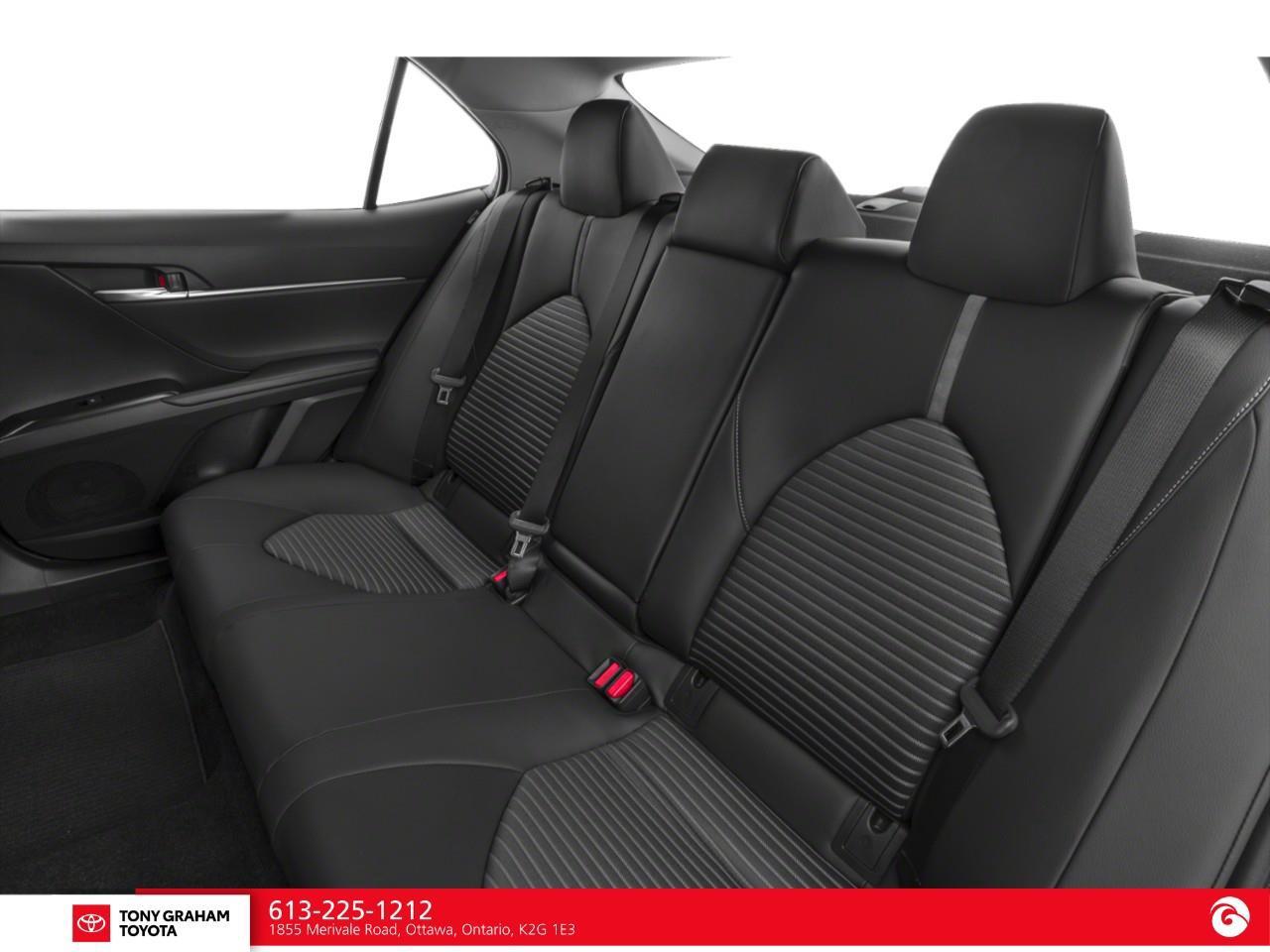 2019 Toyota Camry SE Photo