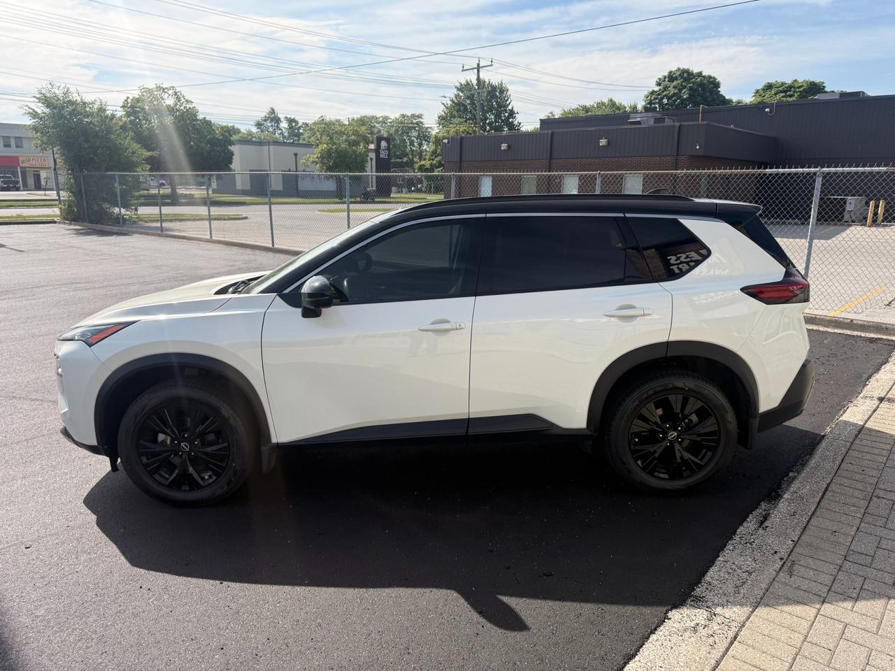 2023 Nissan Rogue SV MIDNIGHT EDITION Photo