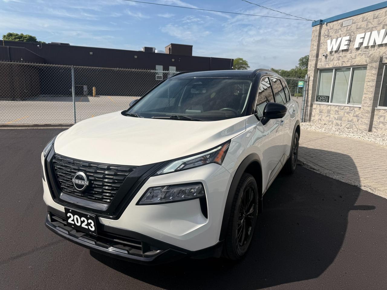 2023 Nissan Rogue SV MIDNIGHT EDITION Photo
