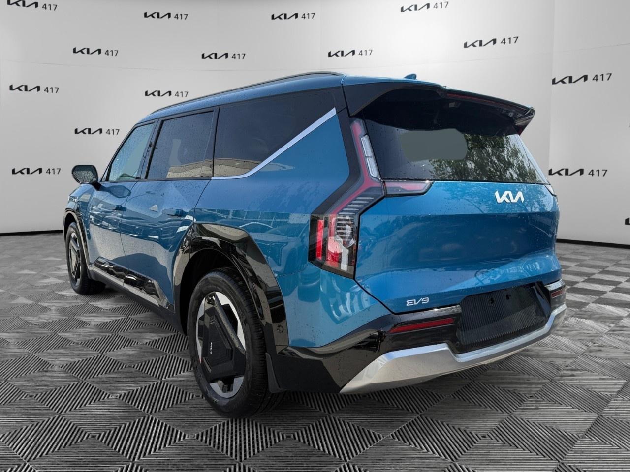 2026 Kia EV9 Land w/Premium Package AWD Photo2