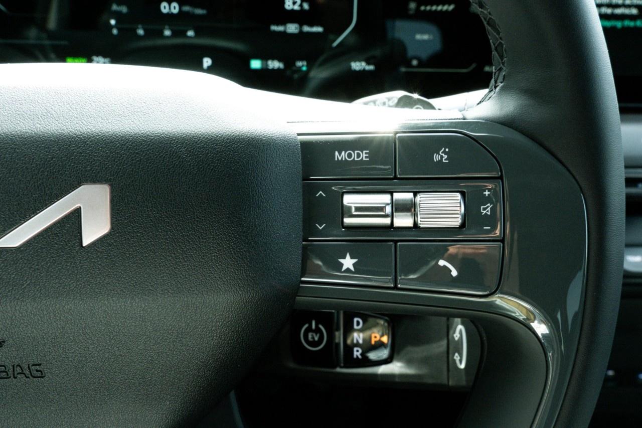 2026 Kia EV9 Land w/Premium Package AWD Photo