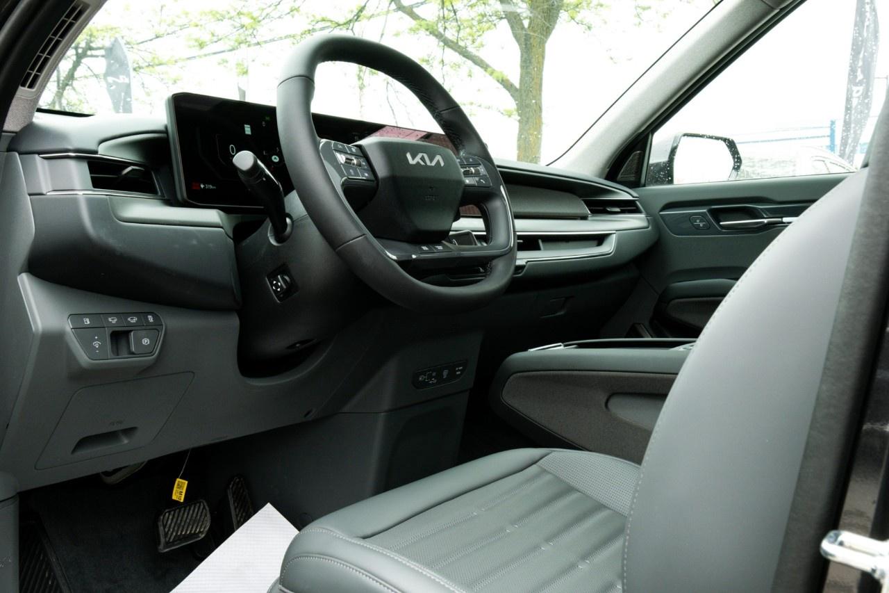 2026 Kia EV9 Land w/Premium Package AWD Photo