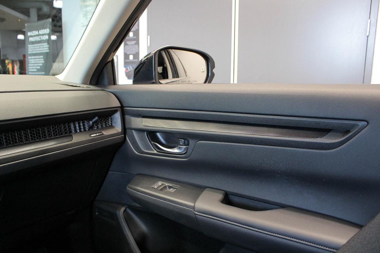 2024 Honda CR-V LX-B CLOTH UPHOLSTERY - HEATED FRONT SEATS - CLEAN CARFAX! Photo