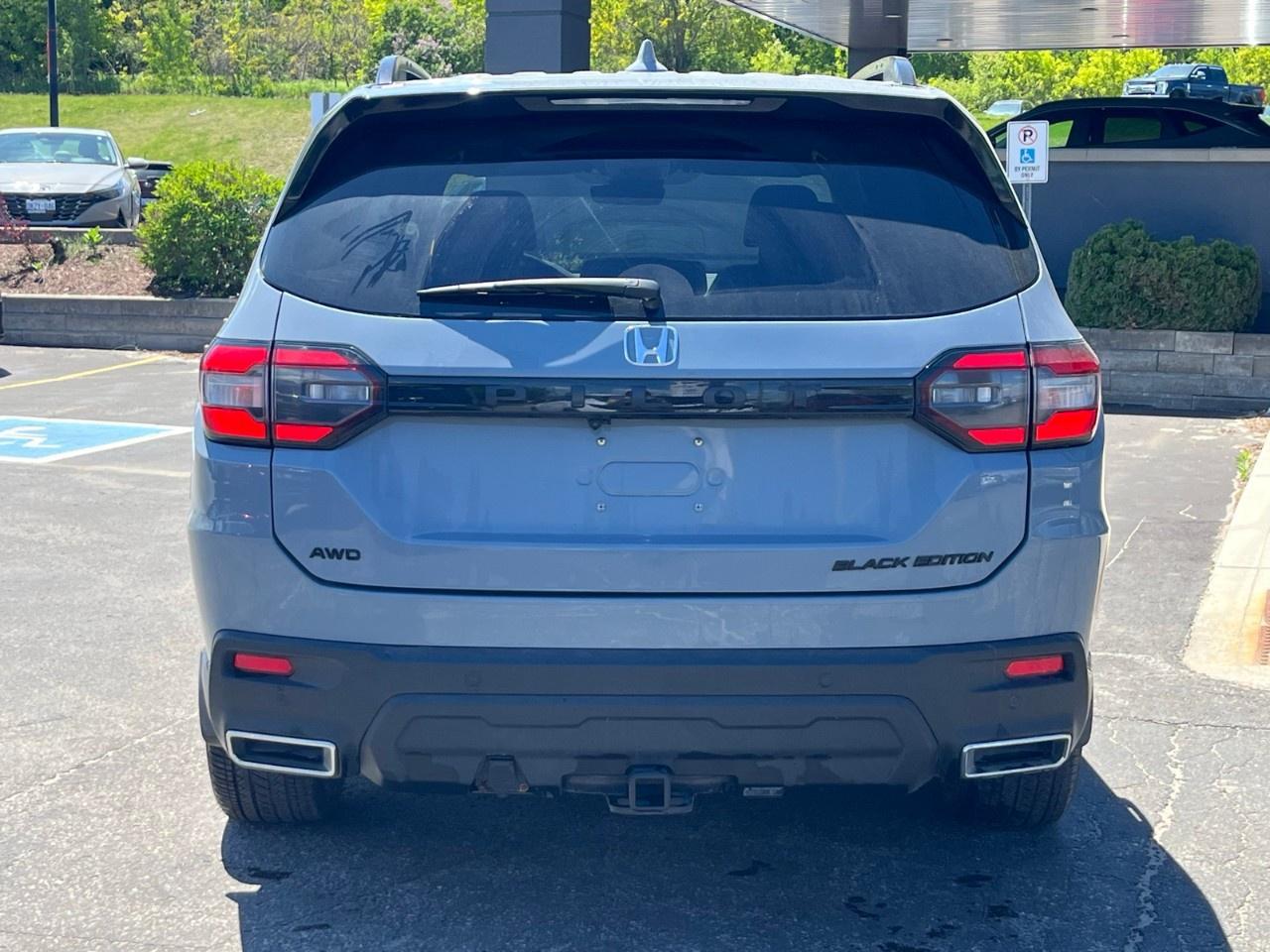 2025 Honda Pilot Black Edition AWD Photo