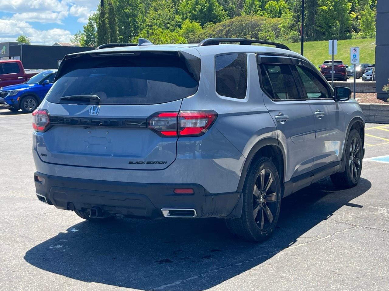 2025 Honda Pilot Black Edition AWD Photo