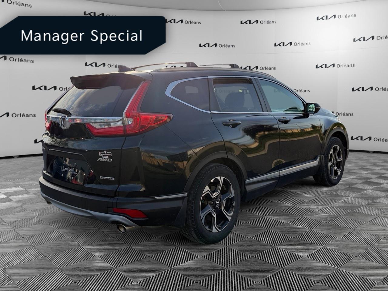 2017 Honda CR-V 4WD Touring Photo4