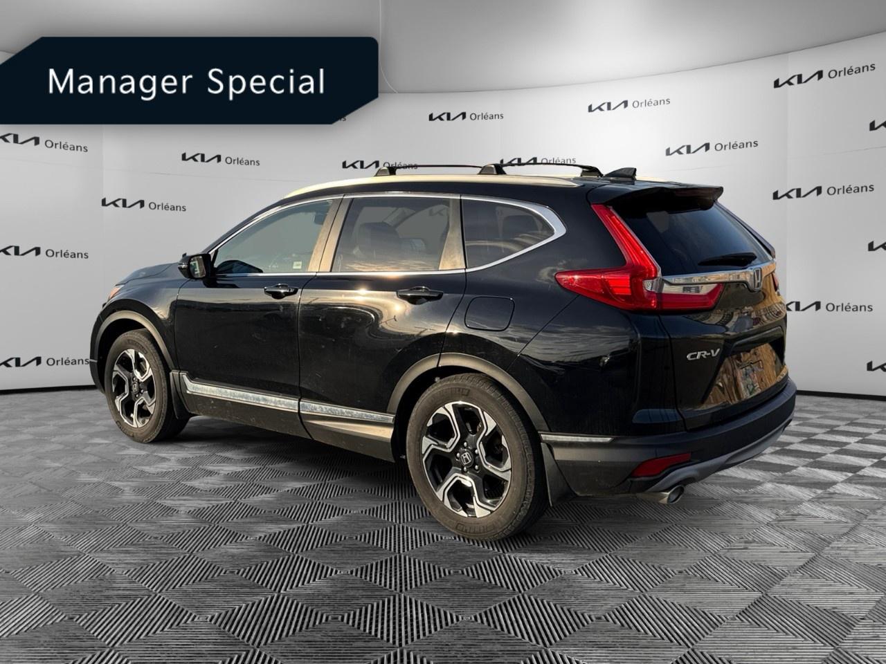2017 Honda CR-V 4WD Touring Photo
