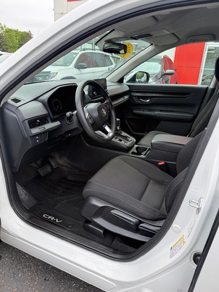 2025 Honda CR-V LX AWD Photo3